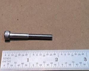 7000-132  CAP SCREW 2002201-013 HMC130